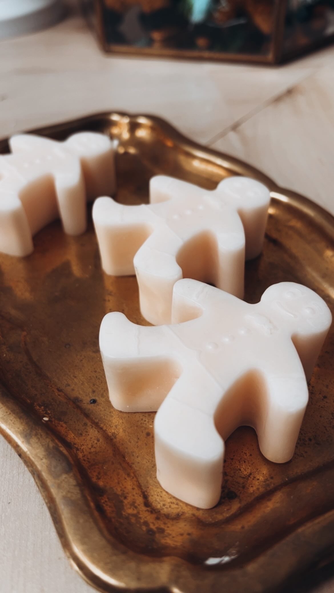 Kaze - Gingerbread Candle