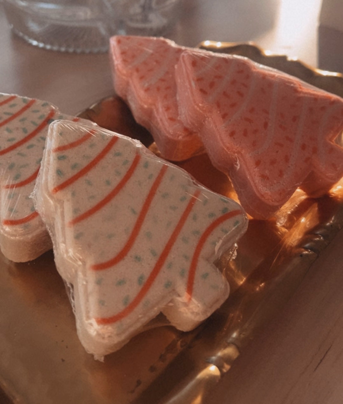 WHITE CHRISTMAS TREE CAKE BATH BOMB W/ TOY