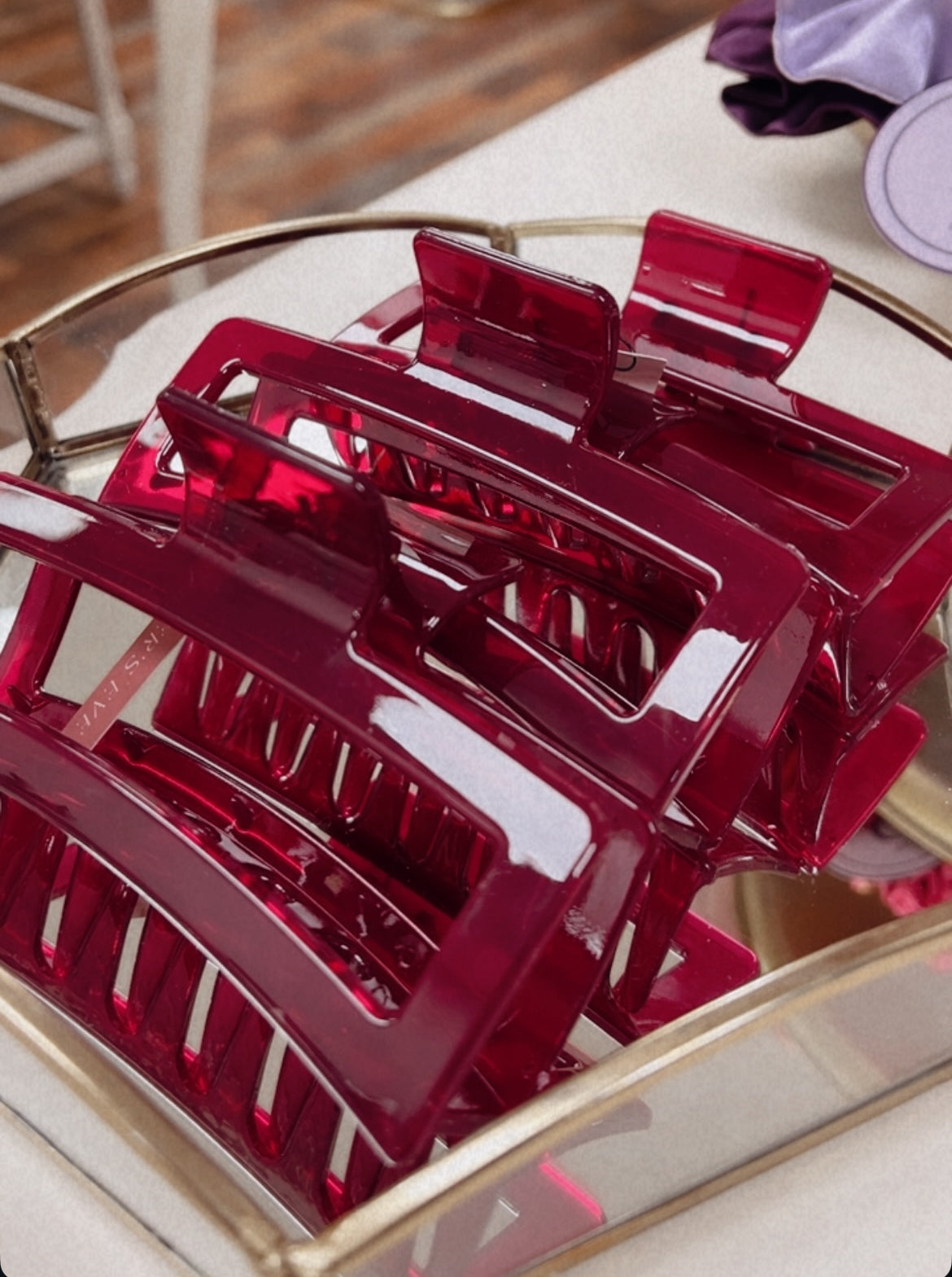 Oversized Cranberry Clip