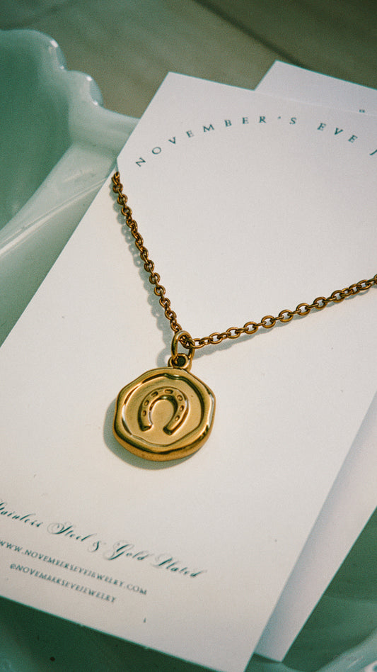 Horse Shoe Pendant Neckalce
