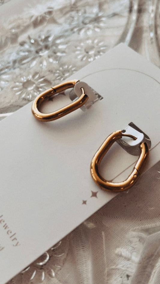 Gillian Hoops